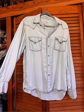 Ryan Light Wash Button-Down Shirt - Pale Blue
